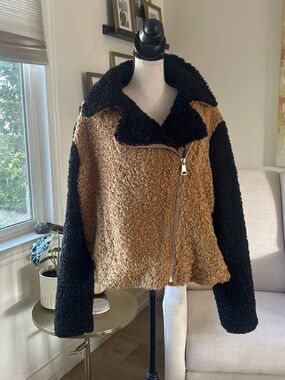 NWT Nine West Two-Tone Teddy Jacket in Black and Brown